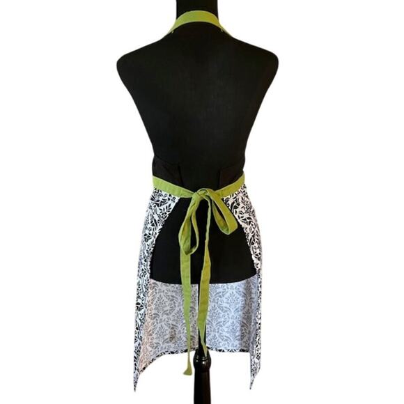 Kay Dee Designs Apron – “Queen of Everything” 100% Cotton - Picture 4 of 6